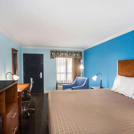 Days Inn By Wyndham Florida City Εξωτερικό φωτογραφία