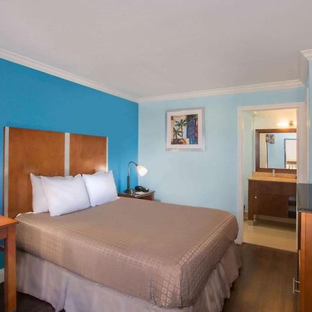 Days Inn By Wyndham Florida City Εξωτερικό φωτογραφία