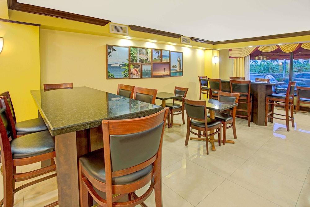 Days Inn By Wyndham Florida City Εξωτερικό φωτογραφία