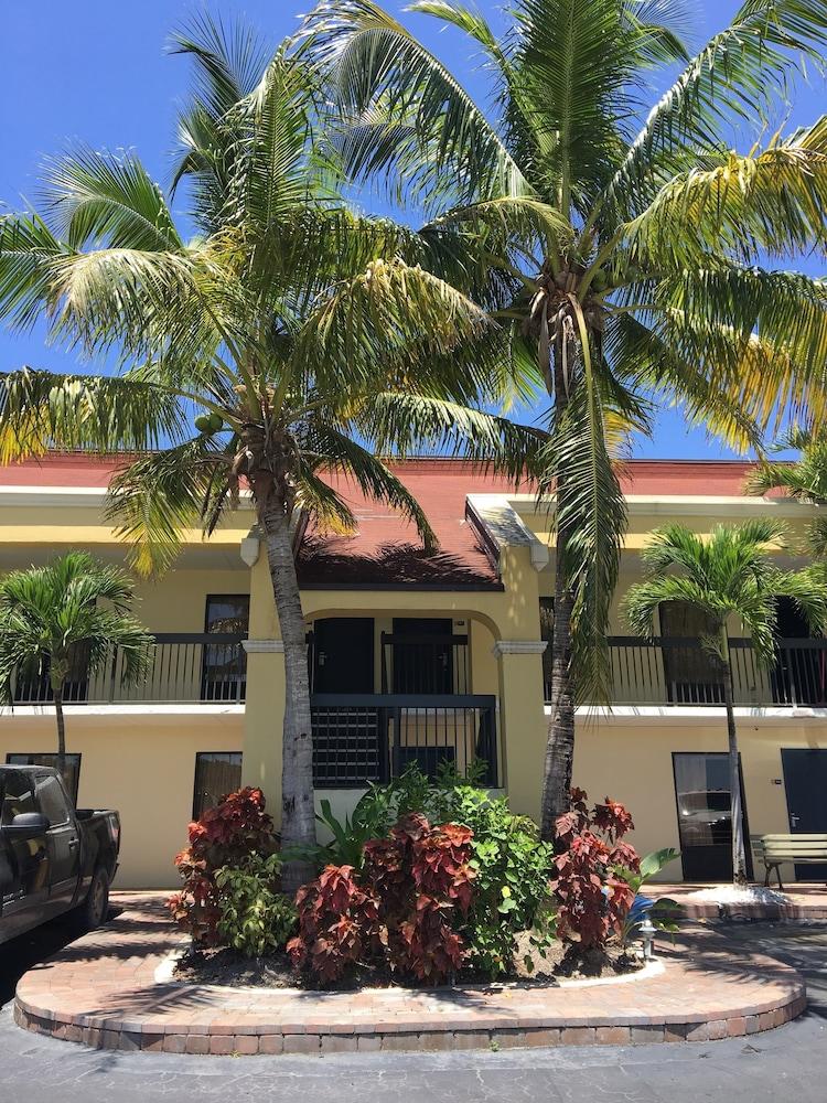 Days Inn By Wyndham Florida City Εξωτερικό φωτογραφία