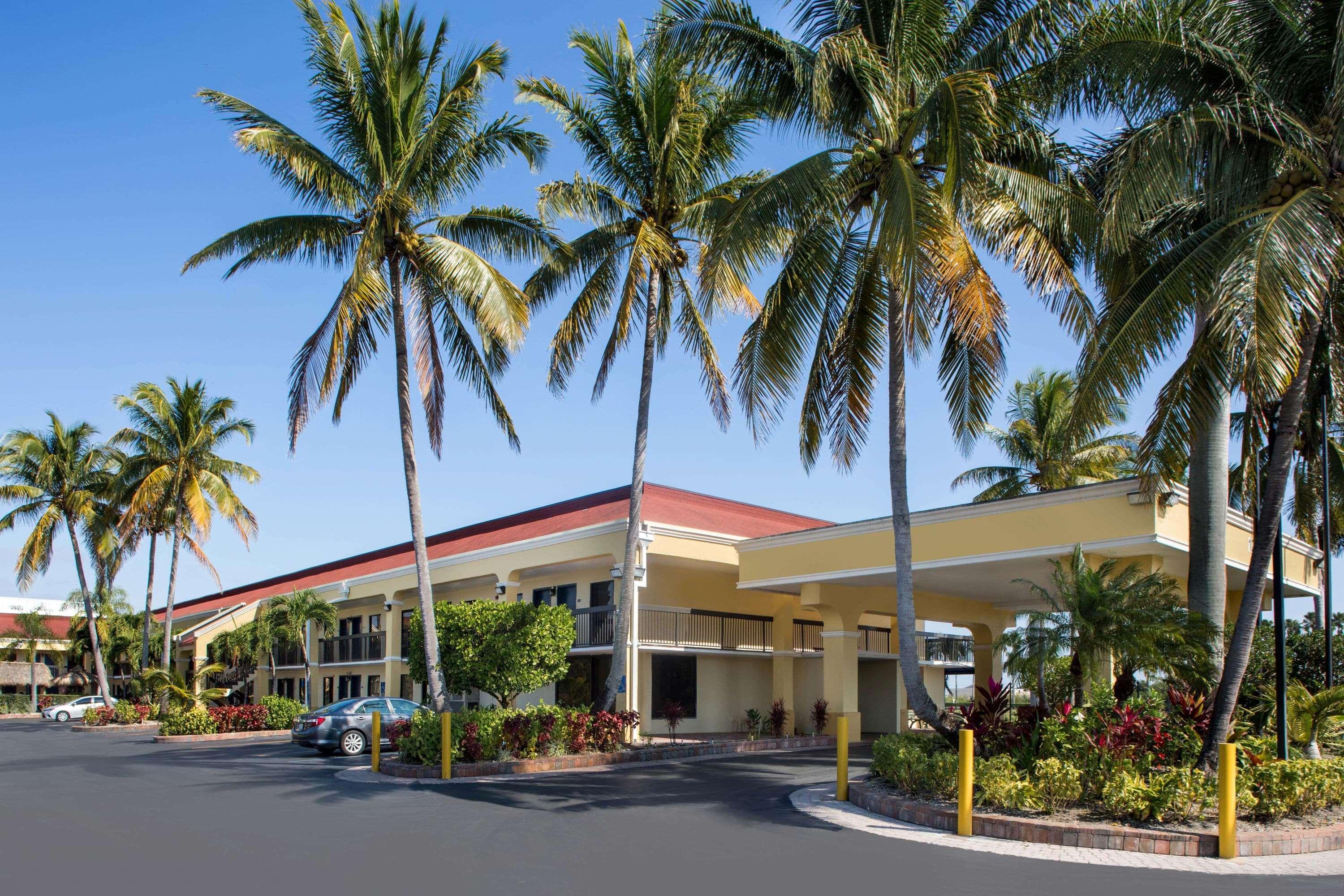 Days Inn By Wyndham Florida City Εξωτερικό φωτογραφία