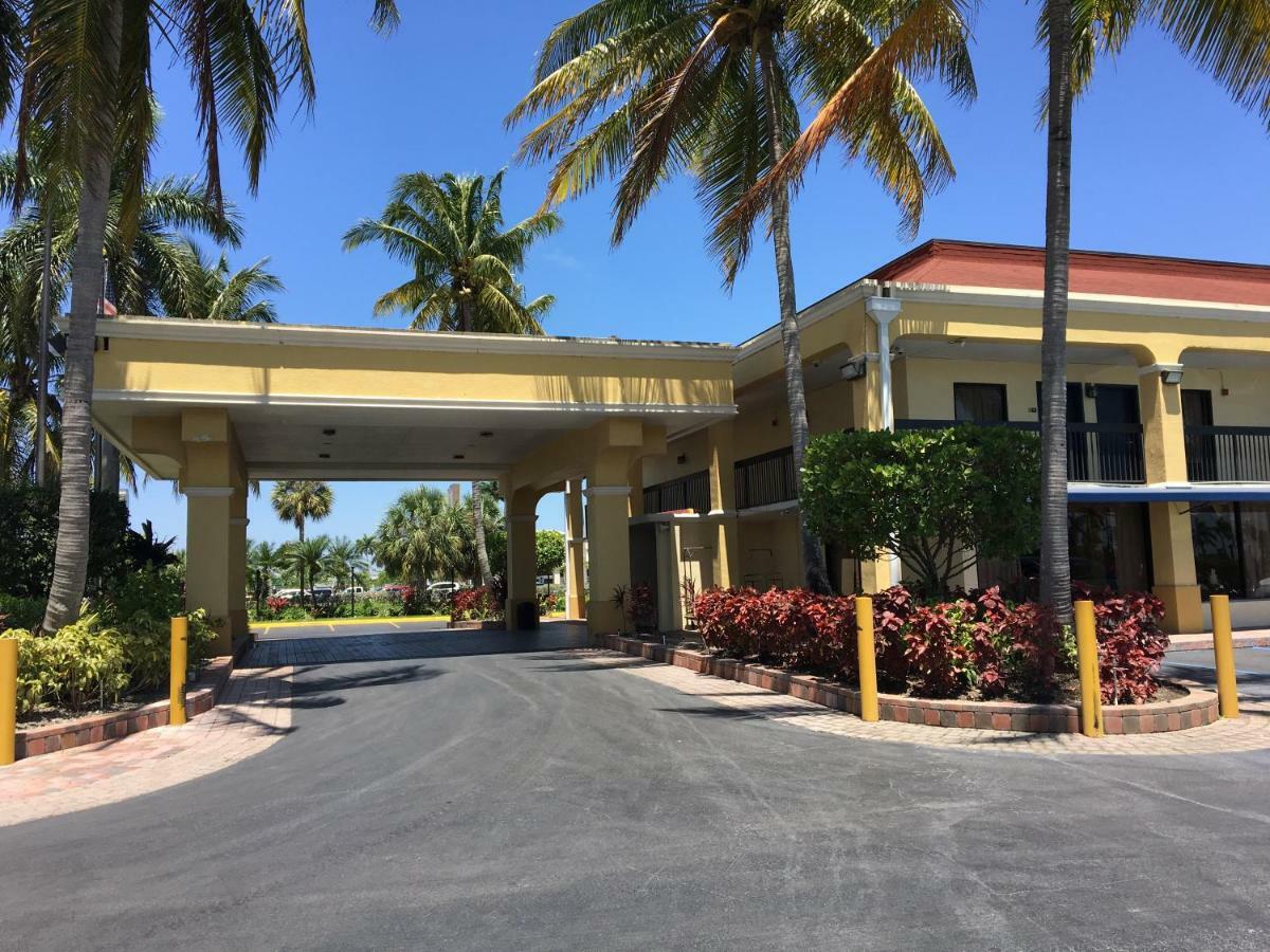 Days Inn By Wyndham Florida City Εξωτερικό φωτογραφία